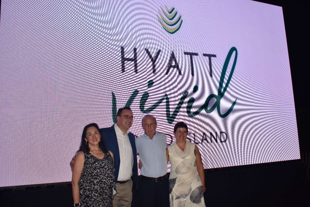Coctel en el nuevo hotel Hyatt Vivid Grand Island.