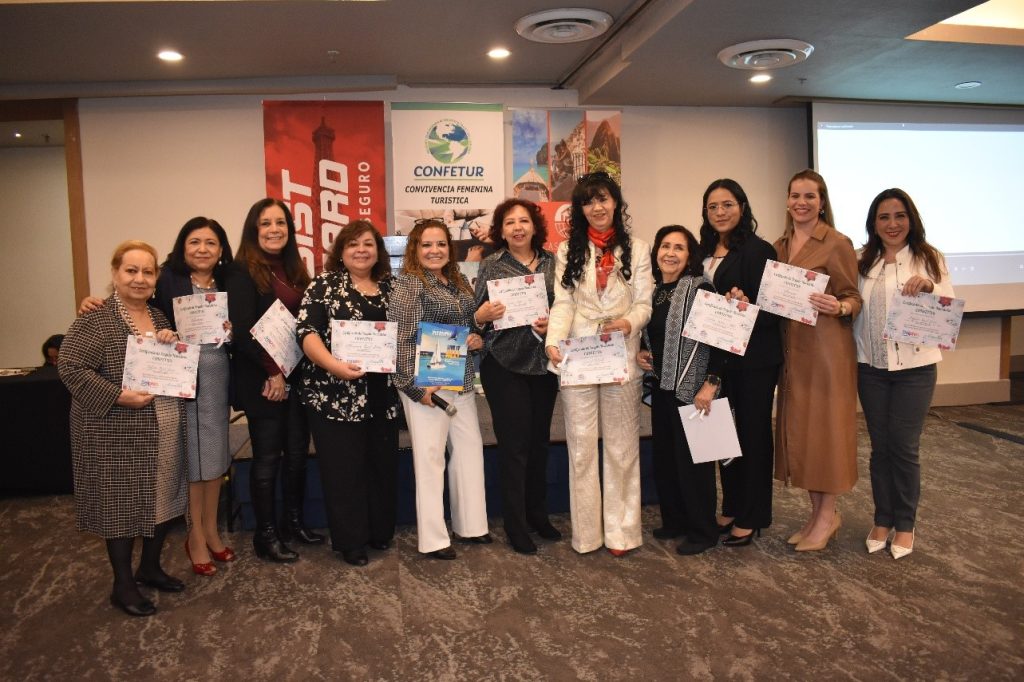 Rifa de premios otorgados por “Adriana MTZ” de CONFETUR Capítulo Quintana Roo.