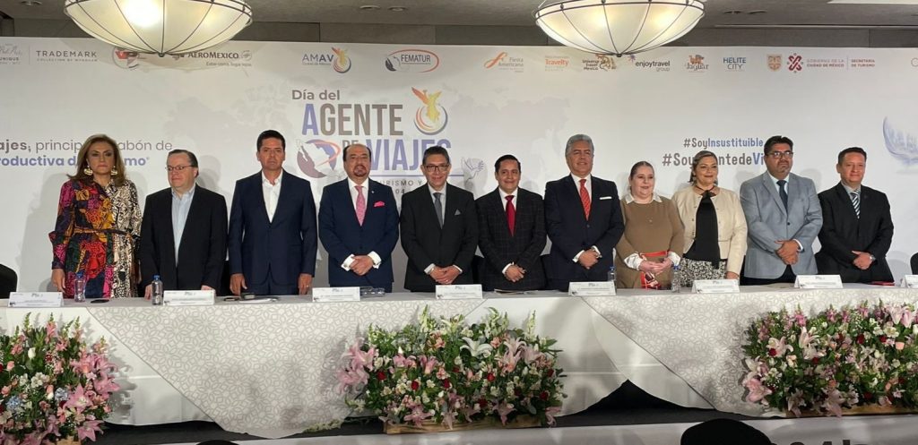 Ceremonia oficial del Día del Agente de Viajes entre la AMAV CDMX y FEMATUR.