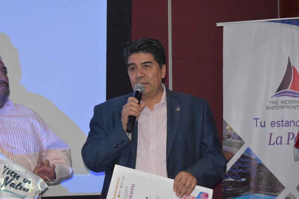 Felipe Cervantes, Presidente de la AMAV Nacional.