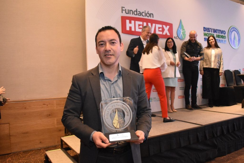Live Aqua Urban Resort Mexico recibió el Distintivo Hotel Hidro Sustentable 2024.
