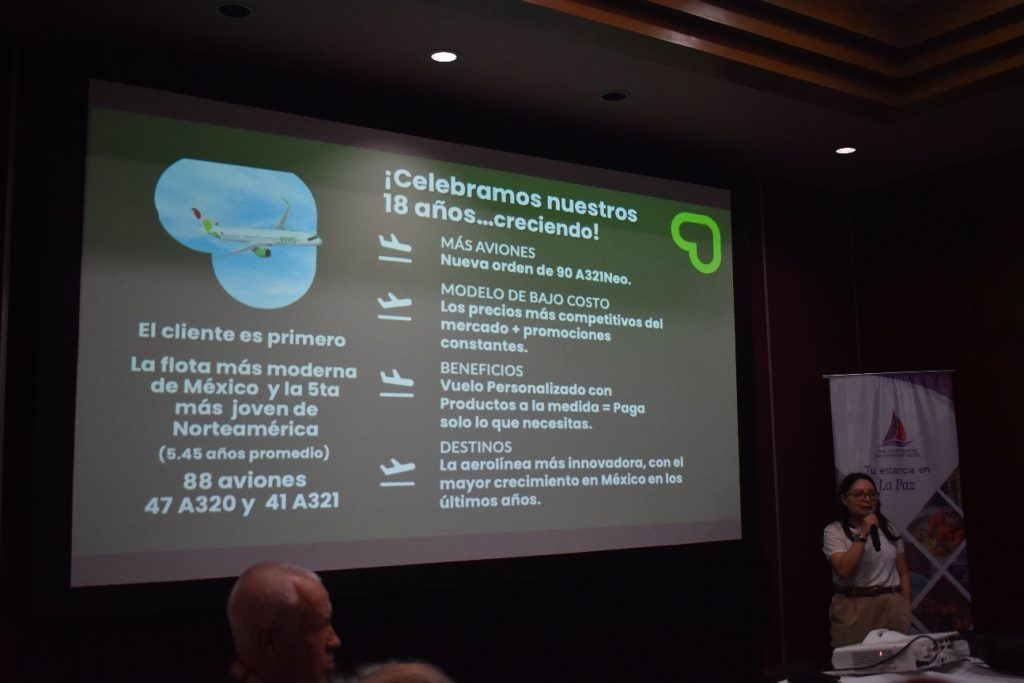 Mariana Múzquiz, Ejecutiva de Ventas de la aerolínea Viva.