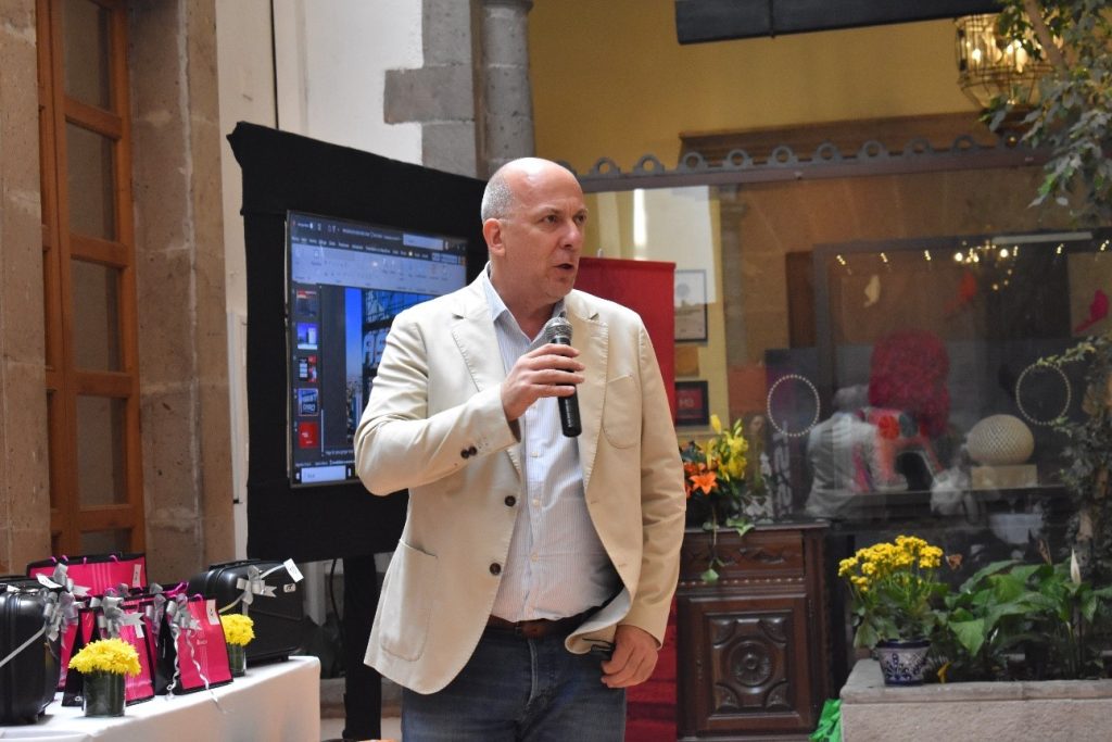 Carlos Bricka, Country Manager de Assist Card México.