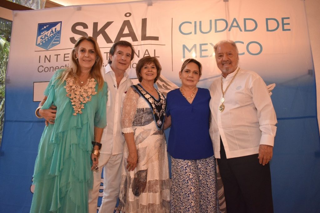 Directivos de la Hacienda de Cortes acompañan a Cristina Vázquez, Presidenta del Club Skal CDMX.
