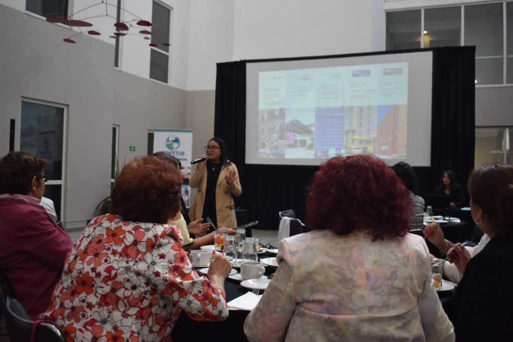 Presentación de Jessica Méndez, Ejecutiva de Ventas de Norte 19 Operadora de Hoteles.