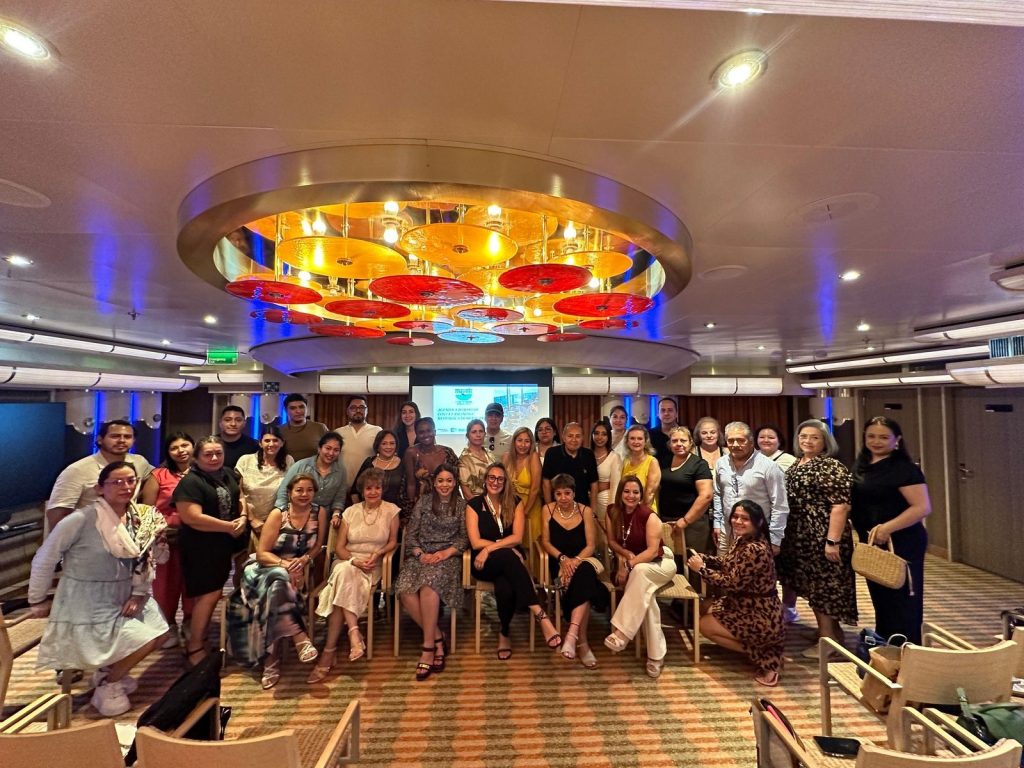 Mercado Cruceros organizó con éxito el primer Costa Academy.