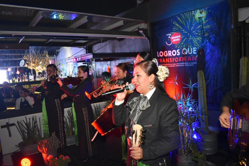 Mundo Joven está de fiesta al conmemorar 30 años de trayectoria en la industria del turismo.