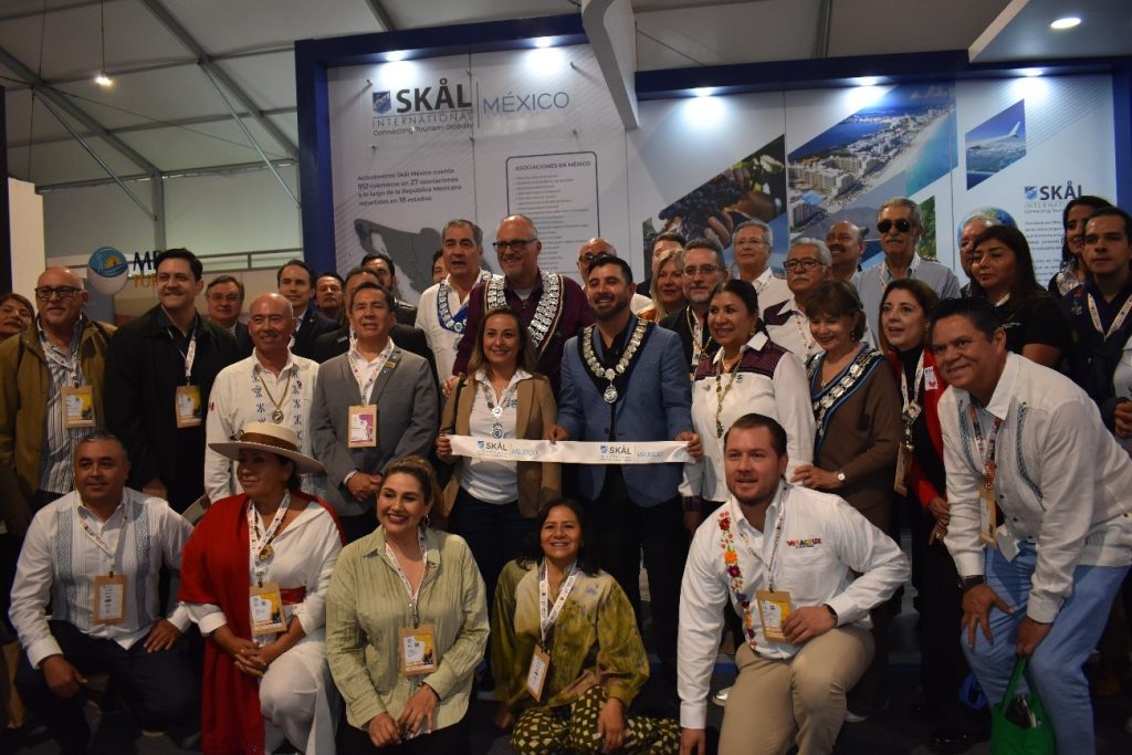 Foto oficial del Club Skål Internacional México en el Tianguis Turístico 2025.