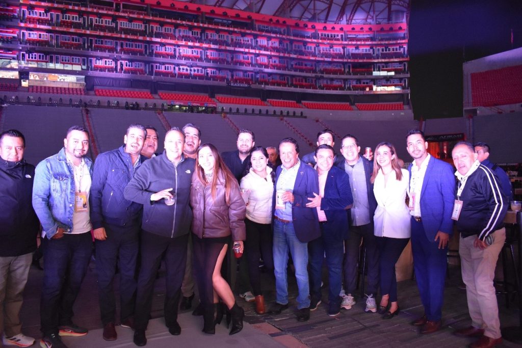 La comunidad turística se dio cita en el cambio de estafeta del Tianguis Turístico.
