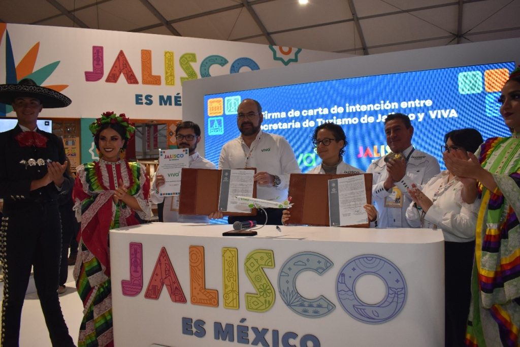 Firma de convenio de Viva con Sectur Jalisco y aumento de frecuencias a Las Vegas y Bogotá desde Guadalajara.
