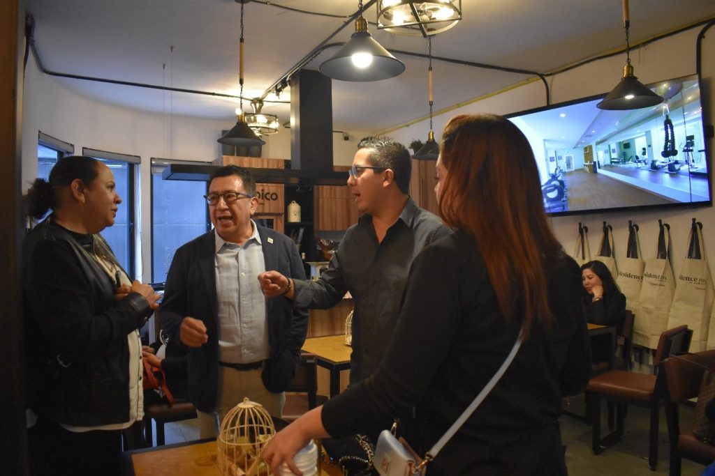 Daniel Navarro Romero y Víctor Cruz en reunión con meeting planners de la CDMX.