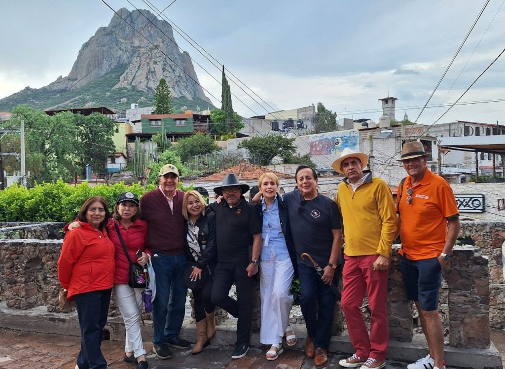 Pueblo Mágico de Peña de Bernal, uno de los principales iconos turísticos de Querétaro.
