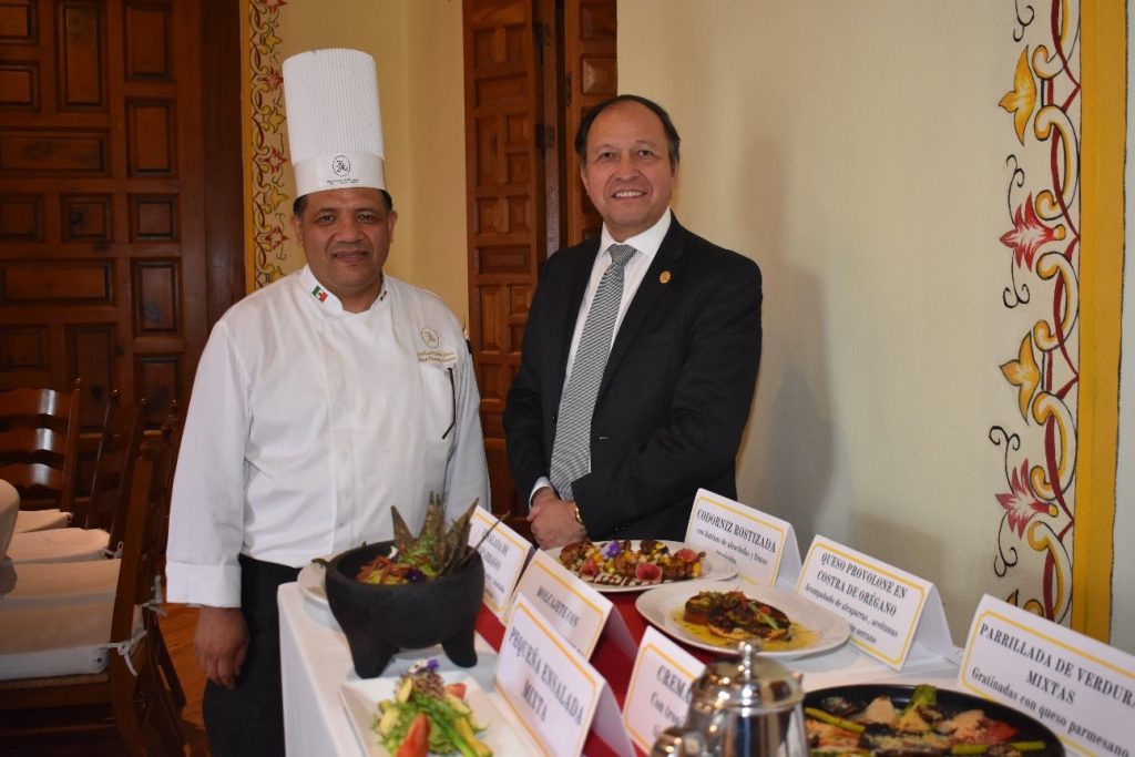 Chef Raúl Mendiola y Armando Palacios, Director de la Hacienda de los Morales.
