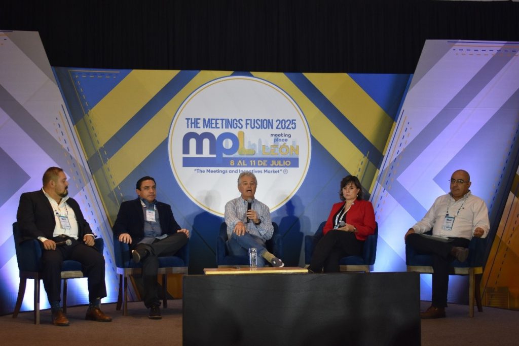 Panel colectivo con profesionales MICE bajo el título "Ágora con expertos Meetings Planners: una fusión de perspectivas profesionales".
