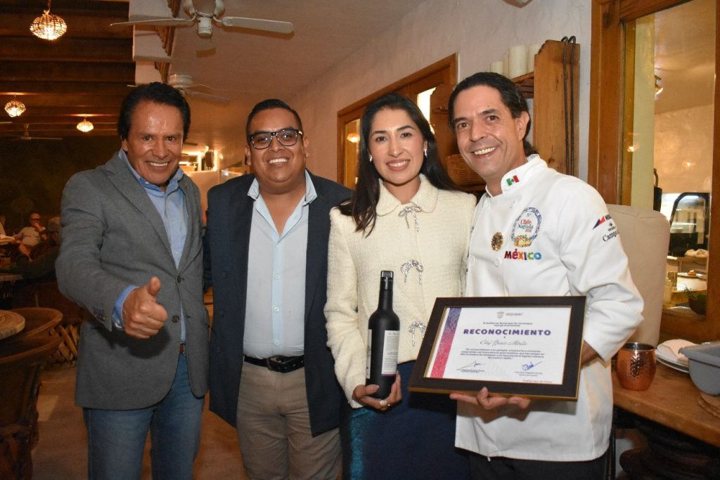 Reconocimiento al Chef Gerard Militello por parte del Ayuntamiento de Jocotepec.