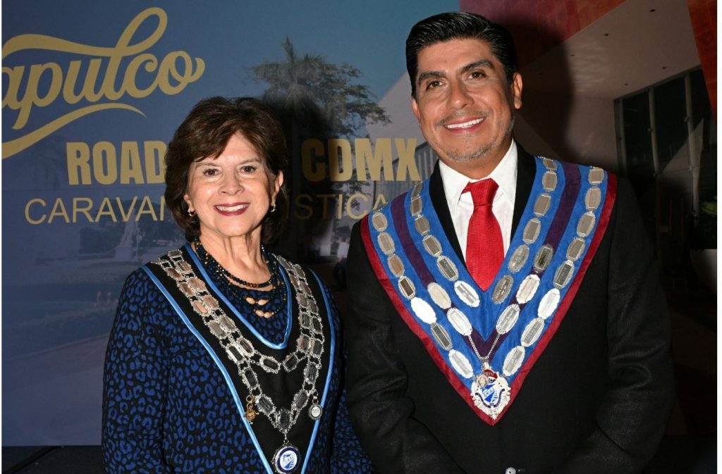 Cristina Vázquez, presidenta del Club Skål CDMX y Sergio Trujillo, presidente del Club Skål Acapulco.