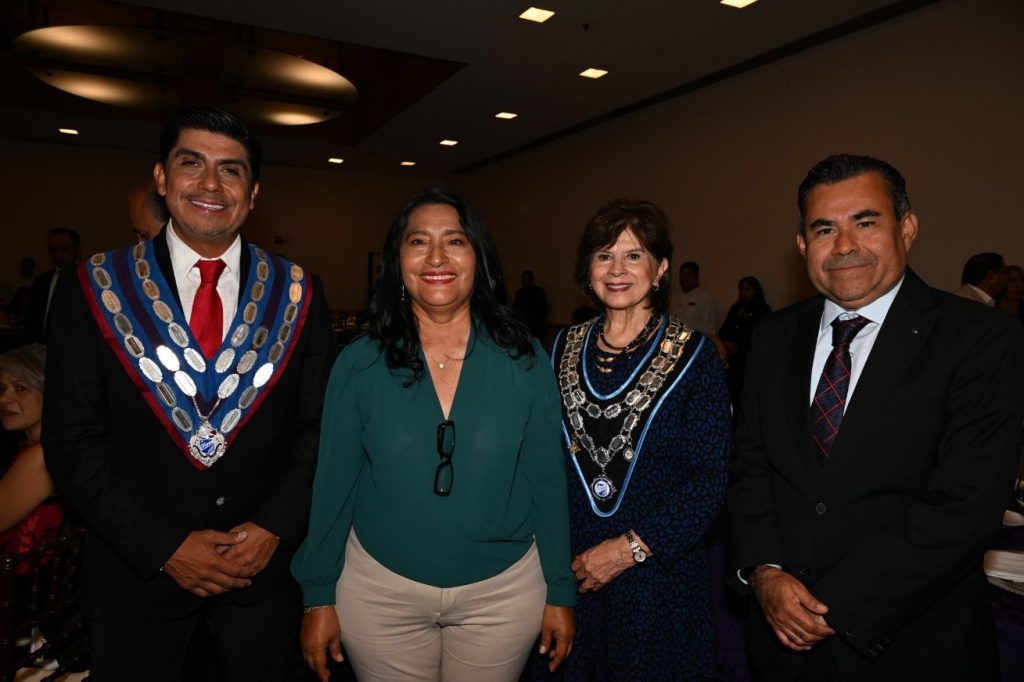 Sergio Trujillo, Abelina López Rodríguez, Cristina Vázquez y Noé Peralta Herrera.