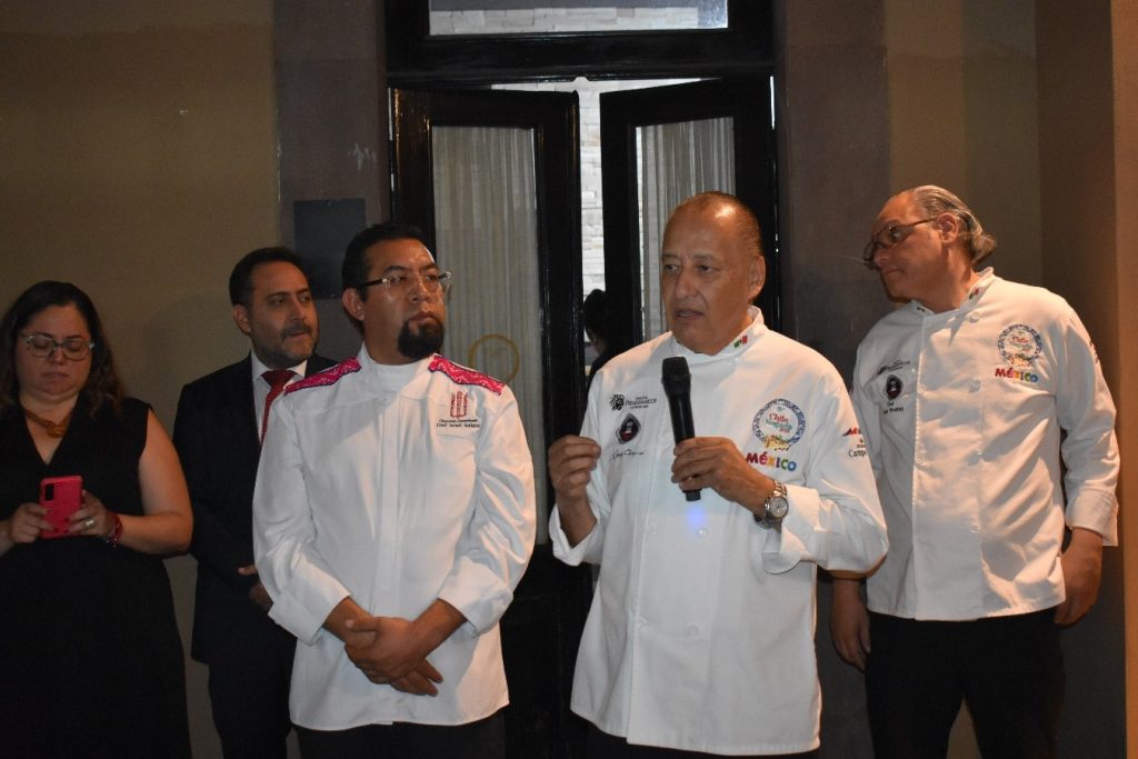 Chef Israel Soriano de Casa Concheros y el Chef Master Jorge Orozco.