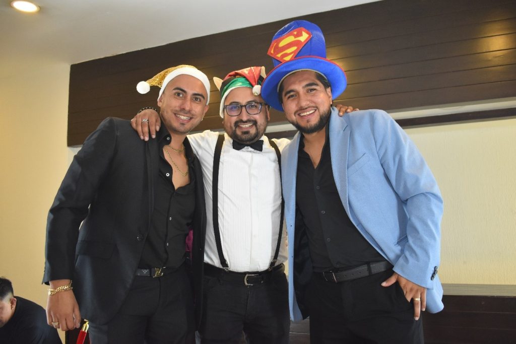 Oscar Martínez, Ernesto Islas Y Michel Pesquera en “Gamblers Royale Casino”.