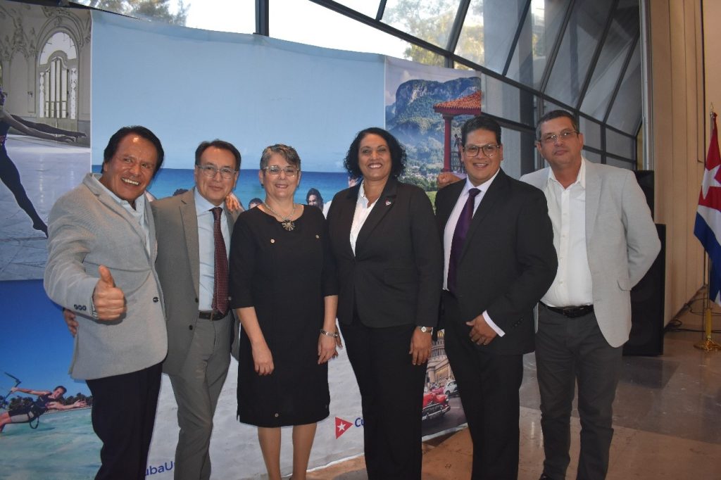 Recepción de bienvenida en la Embajada de Cuba en México a Aleinor Zerquera.