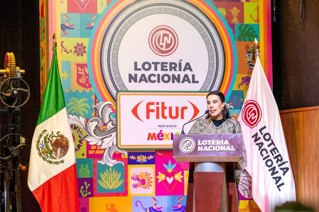 “Con este boleto, se honra a los 32 estados de la República”.