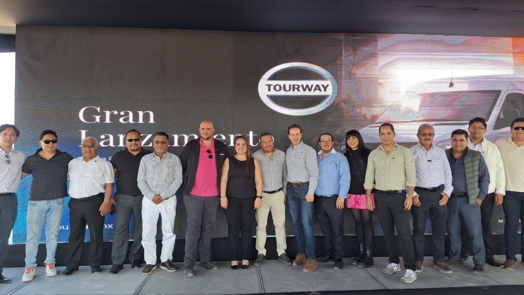 Lily Leal reunió a más de 20 socios de la ANTT para asistir al lanzamiento de nuevas unidades especializadas para el transporte turístico.