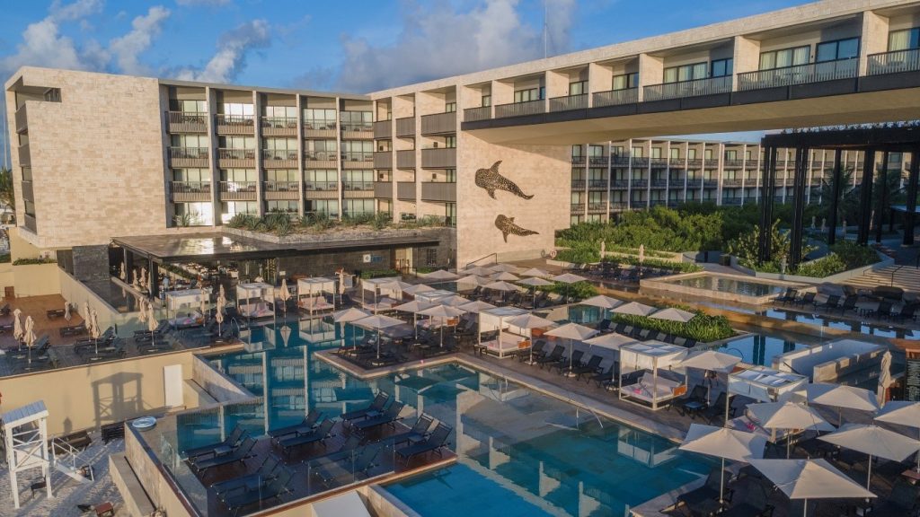 Ubicado en la Riviera Maya, Devossion by Live Aqua cuenta con 314 habitaciones.