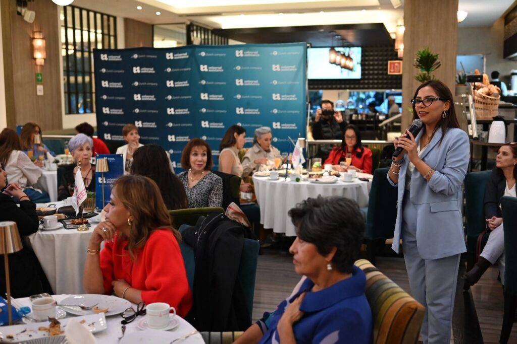 Karina Rojas presentó la conferencia “Mujeres Poderosas, Finanzas Poderosas”.