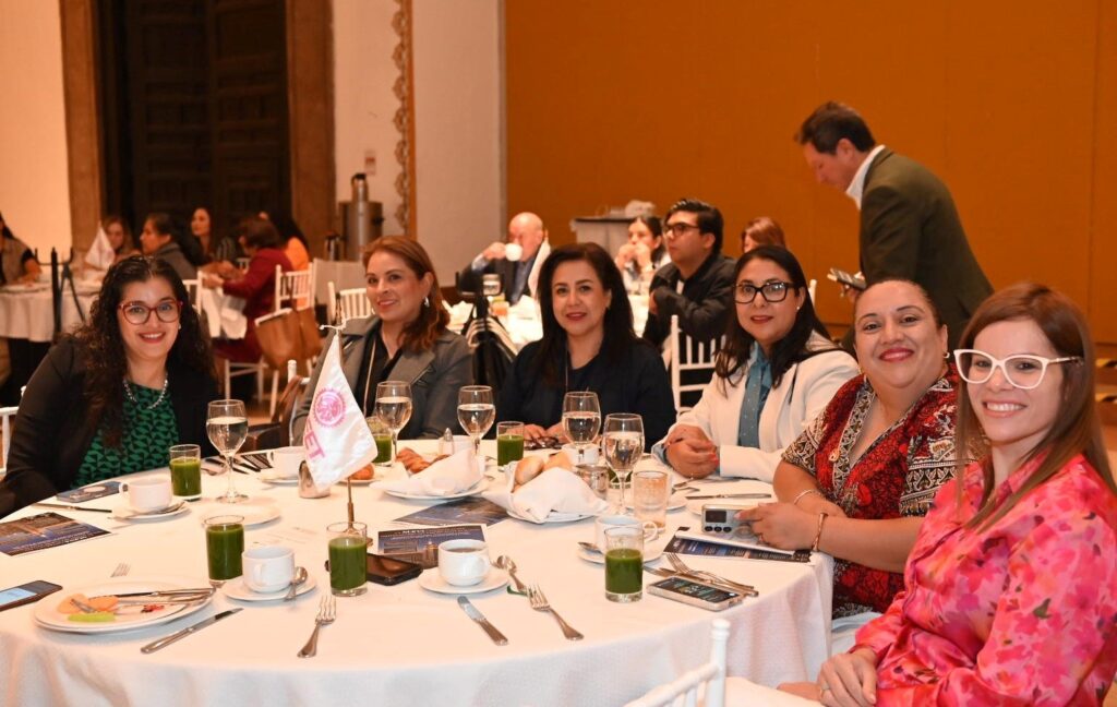 Asociadas AFEET durante la VI Junta Reglamentaria en la Hacienda de los Morales.