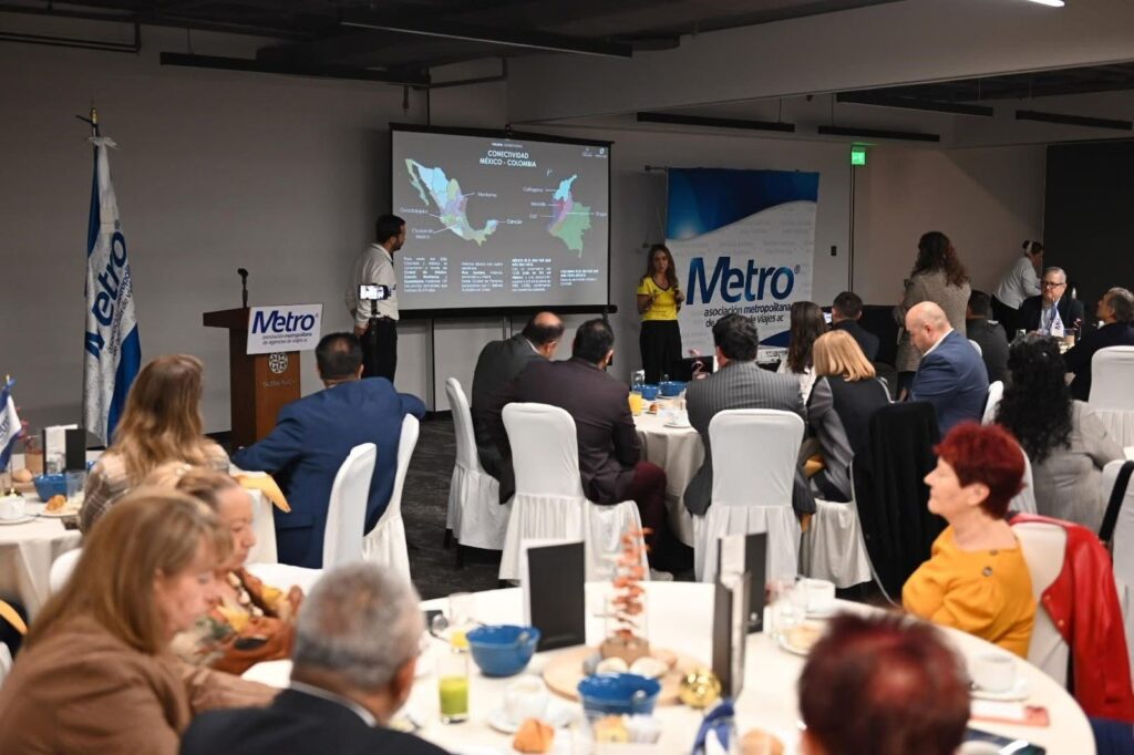 Carolina Encinales, Asesor Sénior de Turismo de ProColombia y Mateo Gómez, Director de ProColombia en México.