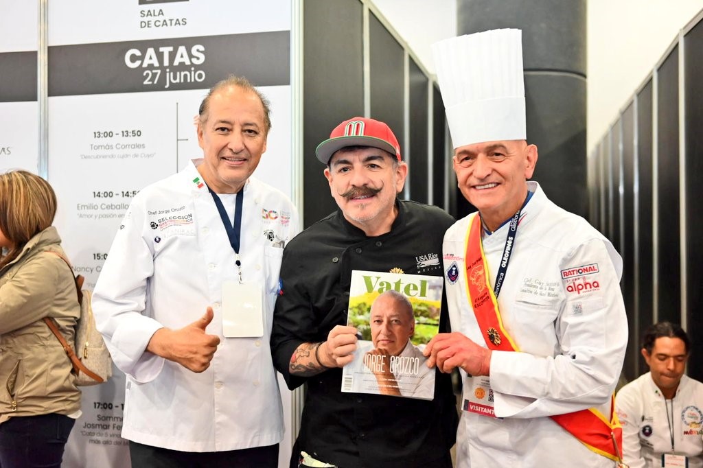 Los chefs Jorge Orozco, Aquiles Chávez y Guy Santoro en Expo Gastronómica.