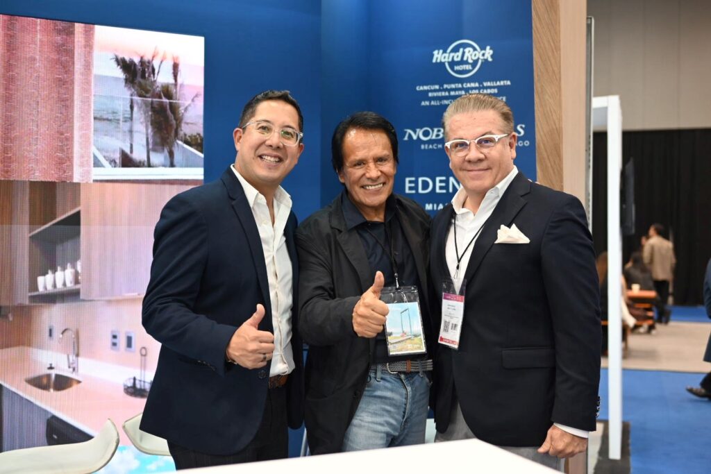Daniel Navarro, Juan Enríquez y Bernardo Santillana en IBTM Américas 2026.