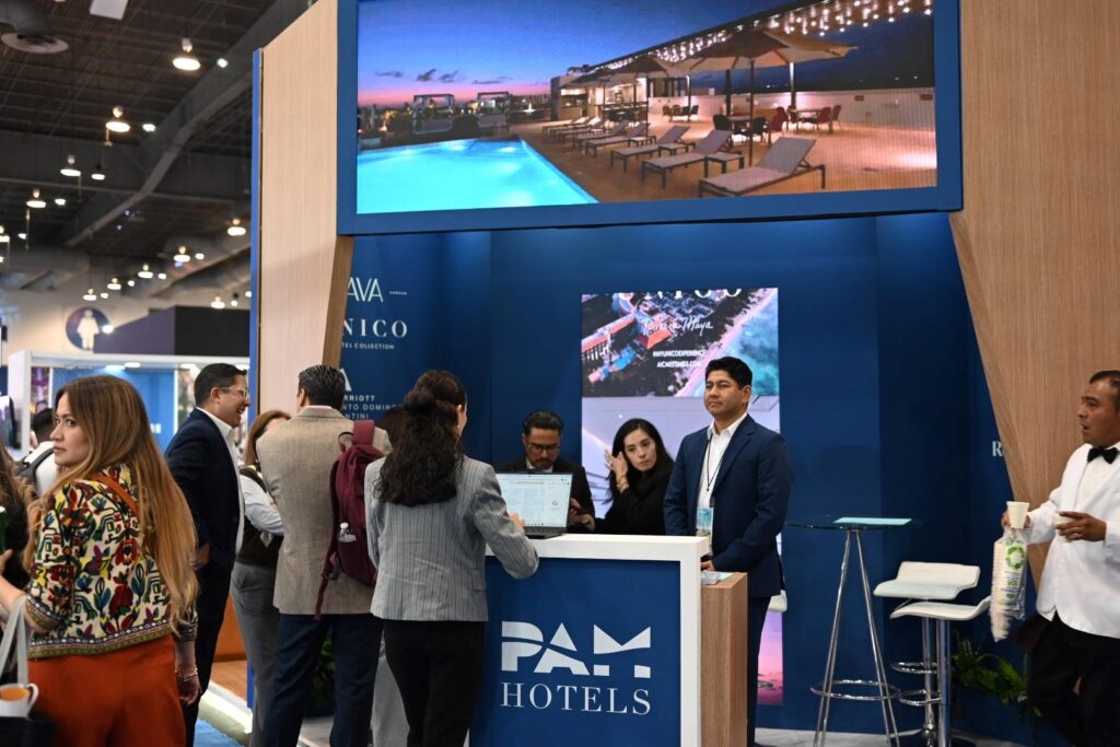 Pabellón de negocios de PAM Hotels en IBTM Americas 2026 en CDMX.