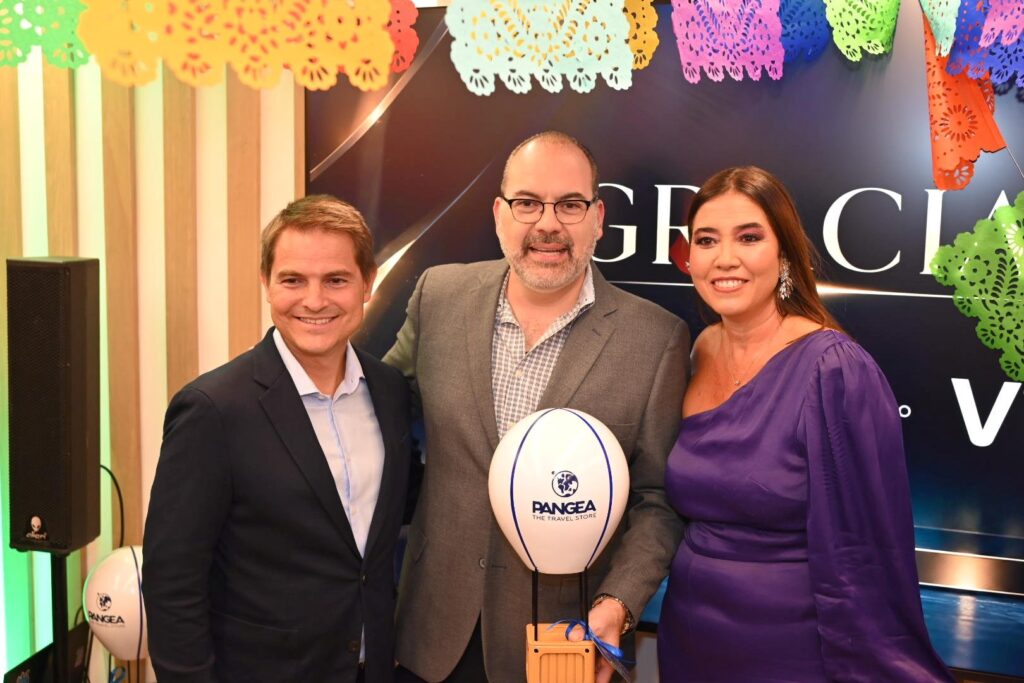 La aerolínea Viva fue reconocida por PANGEA por ser una aerolínea aliada y promotora del turismo a nivel nacional e internacional.