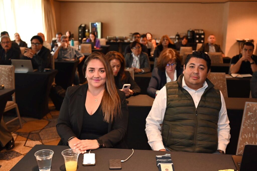 Lily Leal, Presidenta ANTT y delegado de la ANTT CDMX/Edomex, Abdiel Carmona.